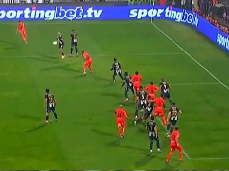 Polémica en Matute: árbitro brasileño y el VAR ignoran presunta mano de Sergio Peña