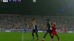 Carlos Zambrano se fue expulsado por el codazo a Charles Aránguiz.