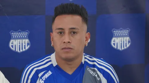 Christian Cueva con camiseta de Emelec.