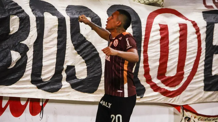 Álex Valera celebrando el 0-1 ante UTC.