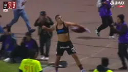 Álex Valera y su festejo por el doblete ante UTC.