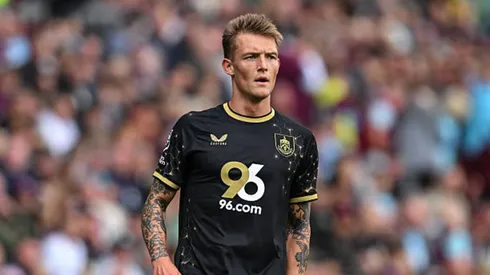 Burnley toma decisión inesperada con Oliver Sonne.