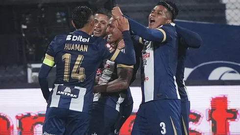 Alianza Lima celebrando.