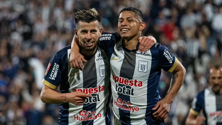 Pablo Ceppelini y Kevin Quevedo celebrando hoy en Matute.