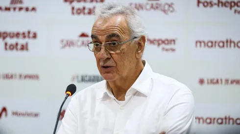 Jorge Fossati, DT de Universitario.