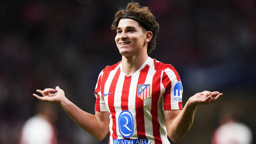 Julián Álvarez viene de convertirle tres goles al Rayo (Getty Images).