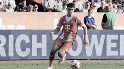 Felipe Chávez con camiseta de Bayern Múnich.