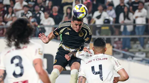 El cabezazo de Facundo Callejo para el gol ante Universitario.