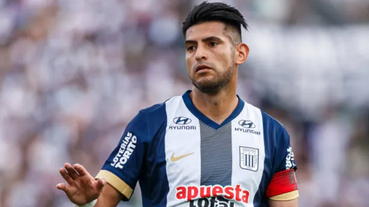 Alianza Lima intentará corregir las expulsiones de Carlos Zambrano.