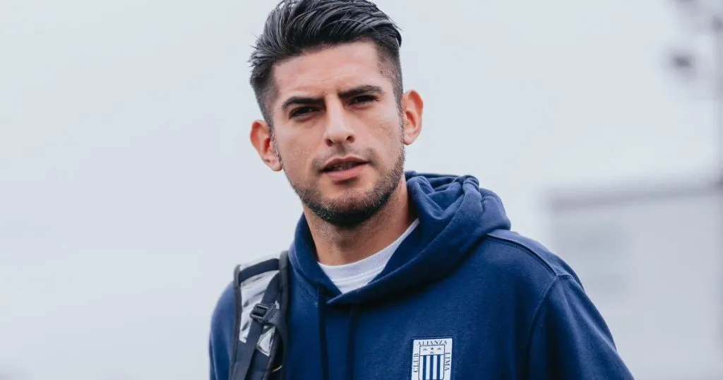 Carlos Zambrano respaldado por Mr. Peet. (Foto: X).