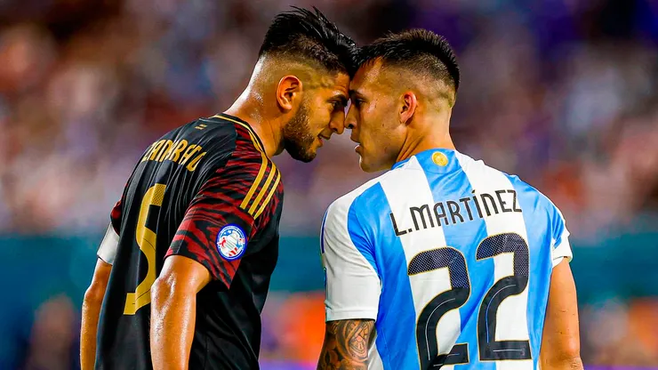 Carlos Zambrano vs. Lautaro Martínez en el Perú vs. Argentina.