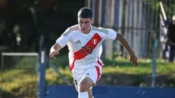 Felipe Chávez, con la camiseta de Perú.