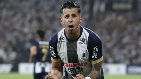 Pablo Ceppelini con camiseta de Alianza Lima.