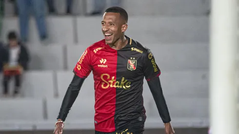 Jhonny Vidales con camiseta de FBC Melgar.