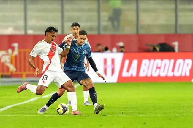 Renato Tapia no está convocado ahora por Peru. (Photo by Raul Sifuentes/Getty Images)