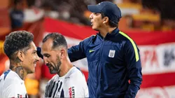 Guillermo Salas, Paolo Guerrero y Hernán Barcos.