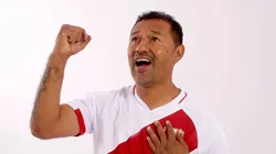 Roberto Palacios con camiseta de Perú.
