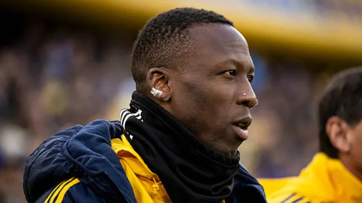 Alianza Lima piensa en Luis Advíncula para la próxima temporada.