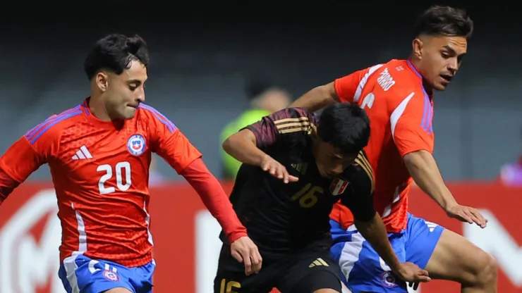 Maxloren Castro en el amistoso Chile vs. Perú.