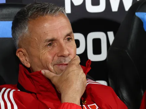 Gustavo Álvarez perdió los papeles con la prensa de Chile tras afirmar que dirigirá a la Selección Peruana