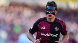 Fabio Gruber con camiseta de FC Núremberg.