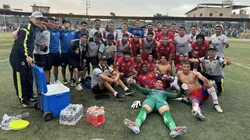 Unión Minas celebrando.