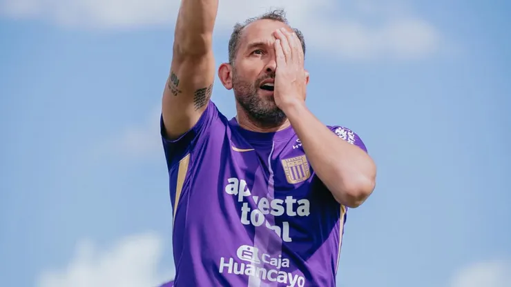 Hernán Barcos celebrando.