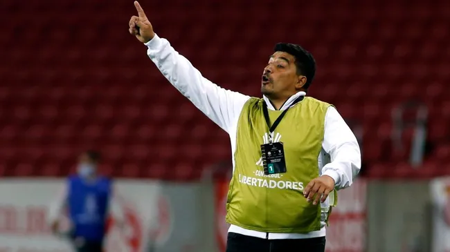 Omar Asad va por su tercer ciclo al frente de Godoy Cruz (Getty Images).