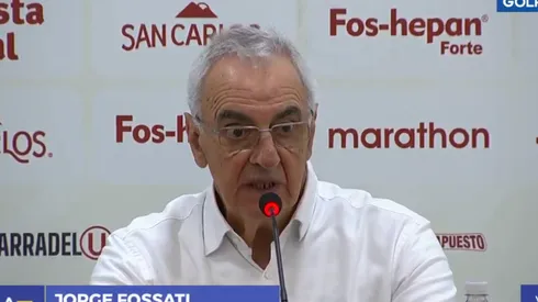 Jorge Fossati en conferencia de prensa.