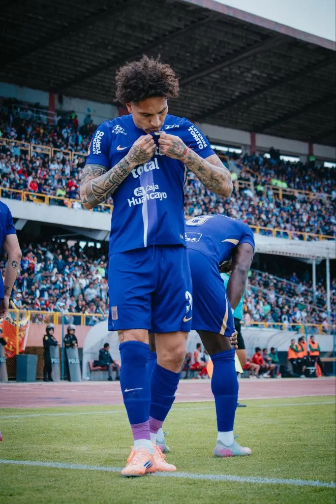 Paolo Guerrero celebra con Alianza Lima. (Foto: Di’andello).
