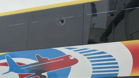 Bus de Lanús fue atacado en la previa del duelo ante U. de Chile.