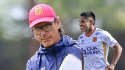 Ángel Comizzo y Raúl Ruidíaz de Atlético Grau.