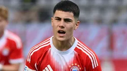 Felipe Chávez con camiseta de Bayern Múnich.