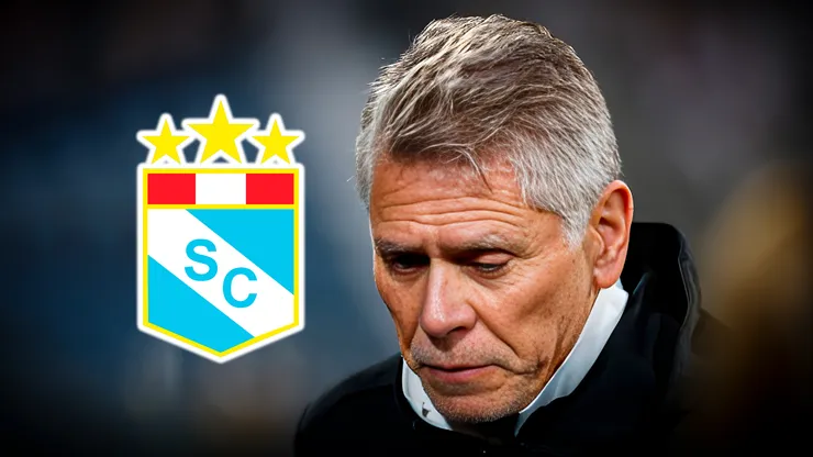 Paulo Autuori y el escudo de Sporting Cristal.