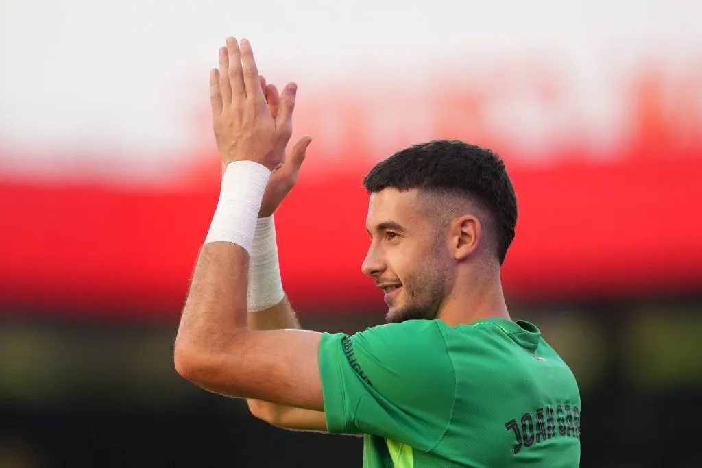 Joan Garcia jugando ante el Como1907 en el Estadio Johan Cruyff de Barcelona. (Photo by Alex Caparros/Getty Images)