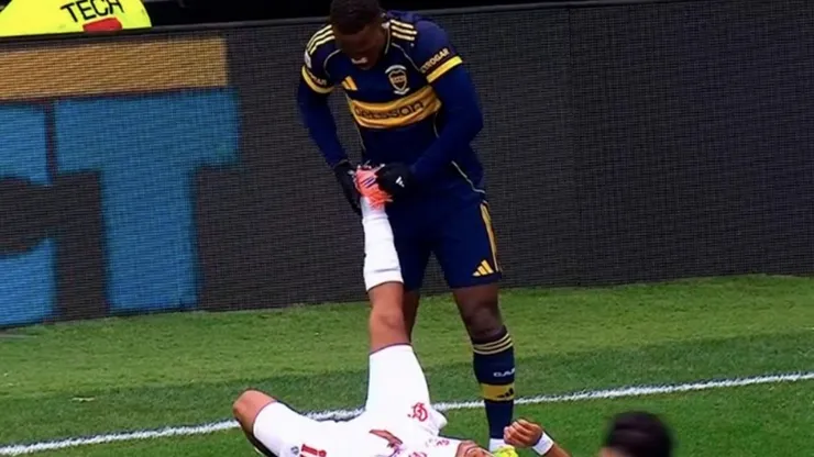 Luis Advíncula volvió a jugar con Boca Juniors.