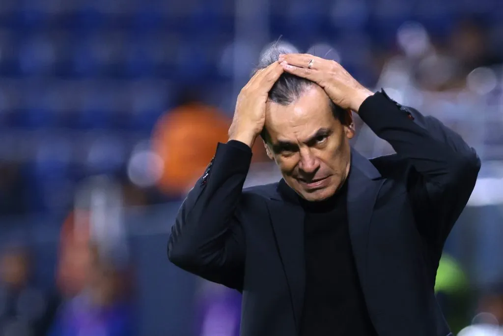 Fabian Bustos como entrenador de Universitario en la Copa CONMEBOL Libertadores 2025.  (Photo by Franklin Jacome/Getty Images)
