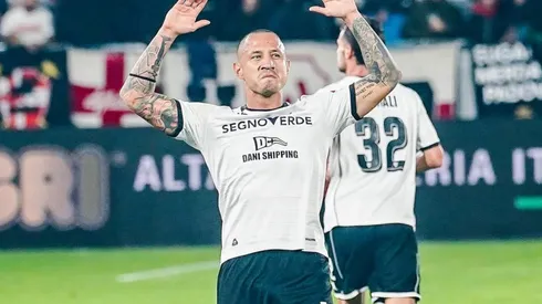 Gianluca Lapadula celebrando.