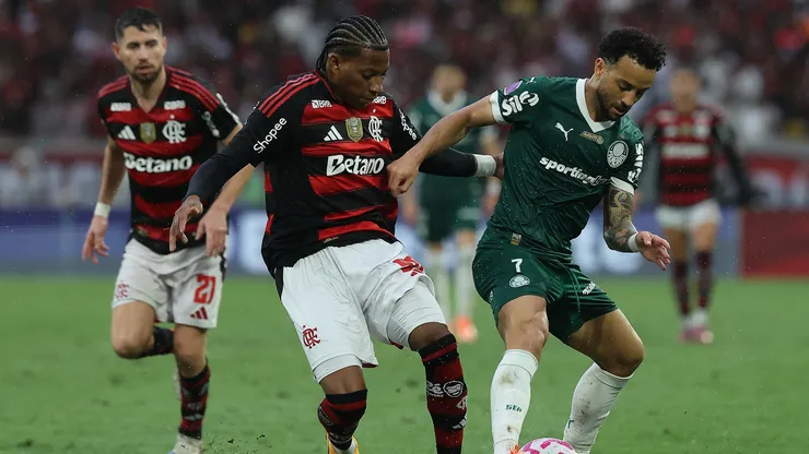 Gonzalo Plata y Felipe Anderson, figuras de Flamengo y Palmeiras, respectivamente.