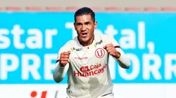 Jonathan Dos Santos con camiseta de Universitario.
