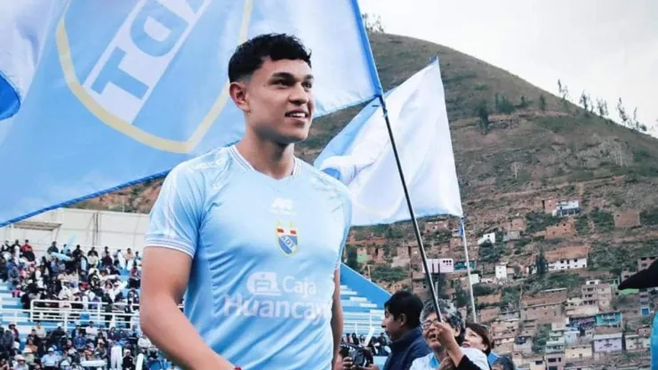 D'Alessandro Montenegro con camiseta de ADT.