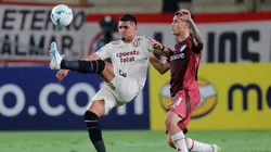 César Inga, en el partido entre Universitario y River por Copa Libertadores 2025.