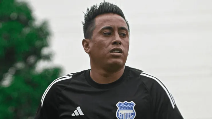 Christian Cueva entrenando en Emelec.