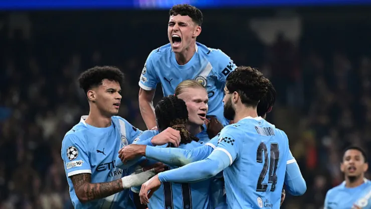 Jugadores de Manchester City celebrando.