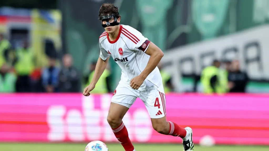 Gruber portó la cinta de capitán y ha jugado enmascarado (Getty Images).