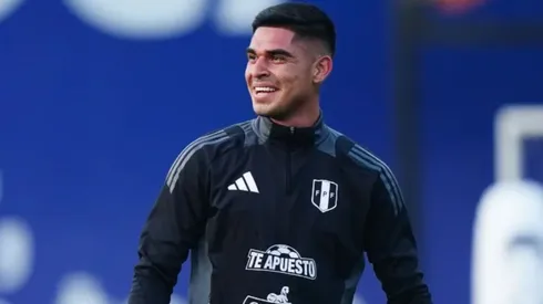 Luis Ramos con ropa de entrenamiento de Perú.