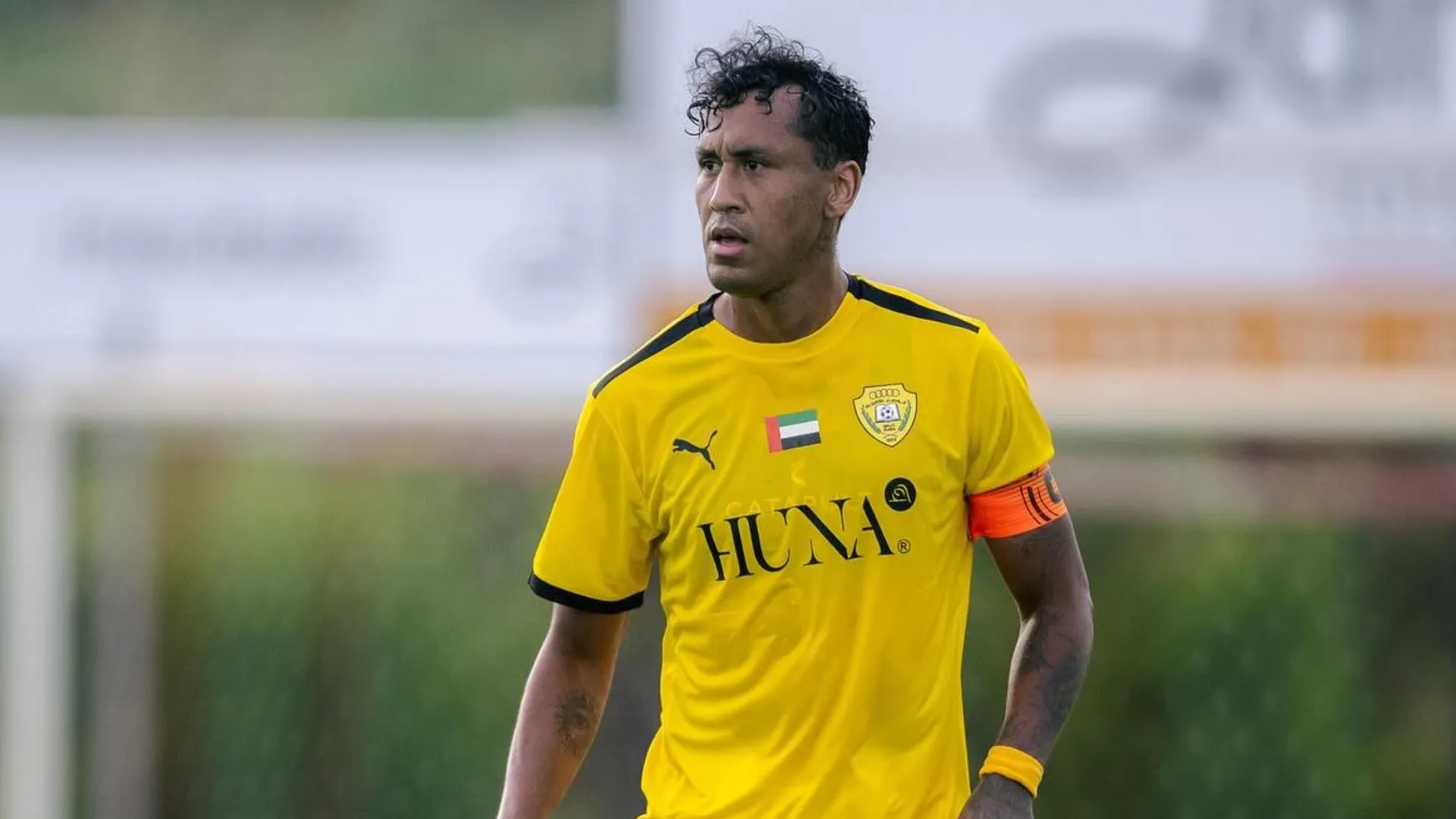 Renato Tapia, jugando para Al Wasl (Instagram @renatotapiac).