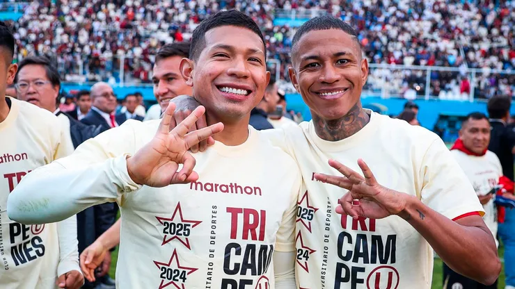 Edison Flores y Andy Polo en Universitario.