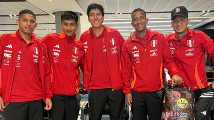 La Selección Peruana llegó a San Petersburgo.