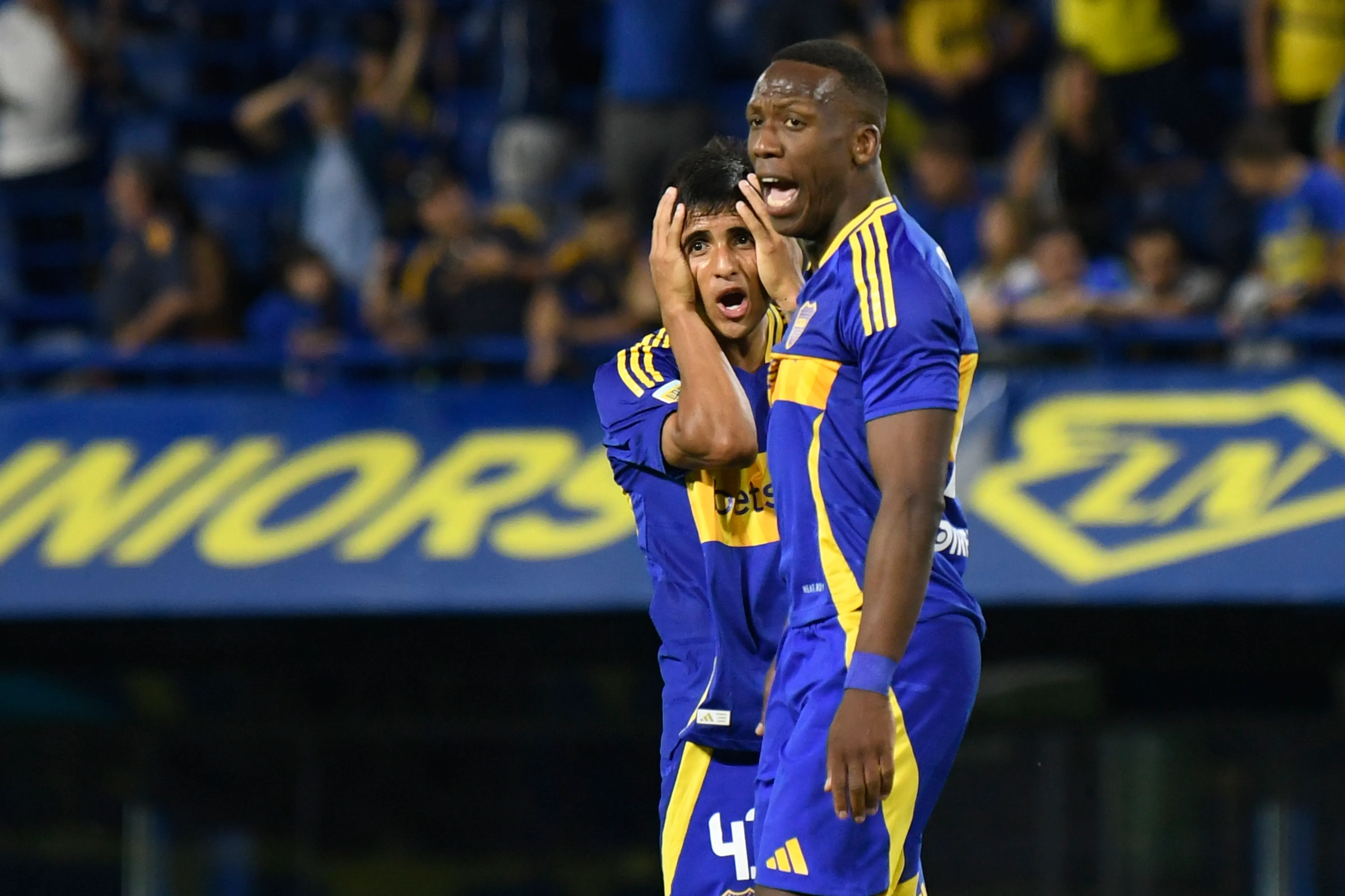 Alianza Lima viajó hasta Argentina por Luis Advíncula. (Photo by Gustavo Garello/Getty Images)